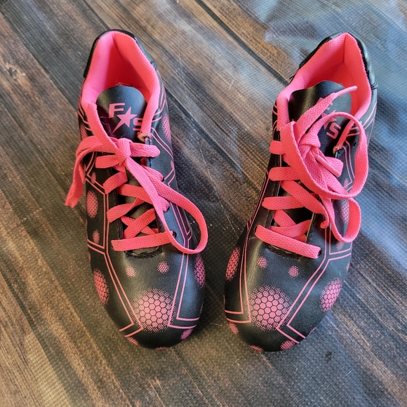 Like New Cleats! - Picture 3 of 5